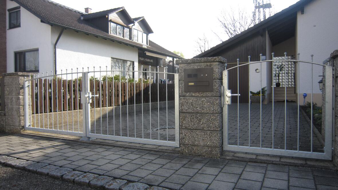 28-001